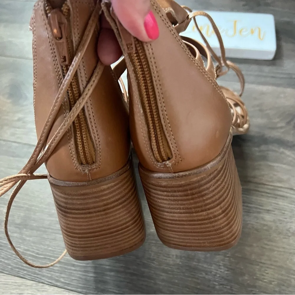 Steve Madden Revolve Cherri Sandals NWOT - Picture 4 of 7